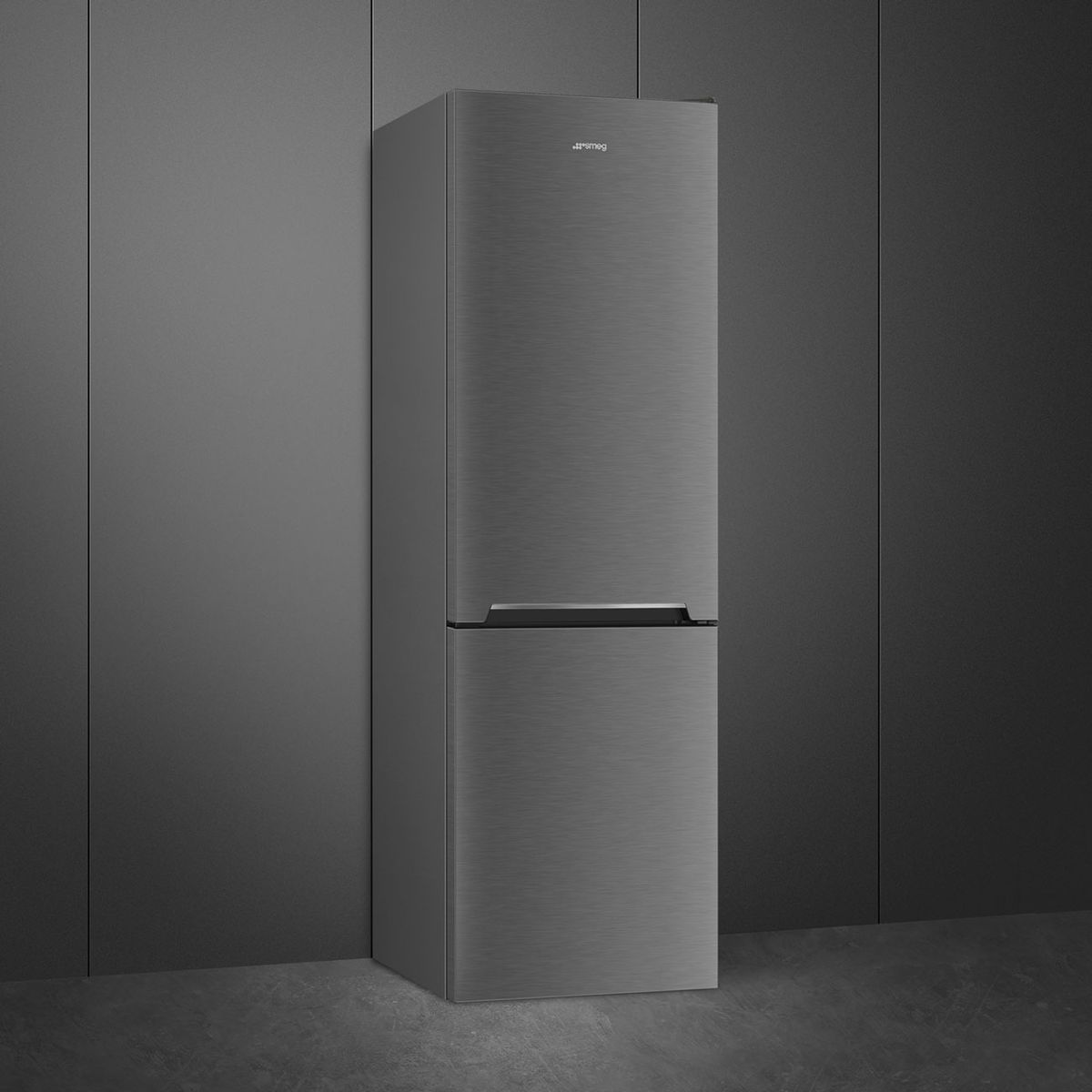 Smeg RC33KNZA 324L 60cm Fridge / Freezer Frost Free Dark Inox - Image 3